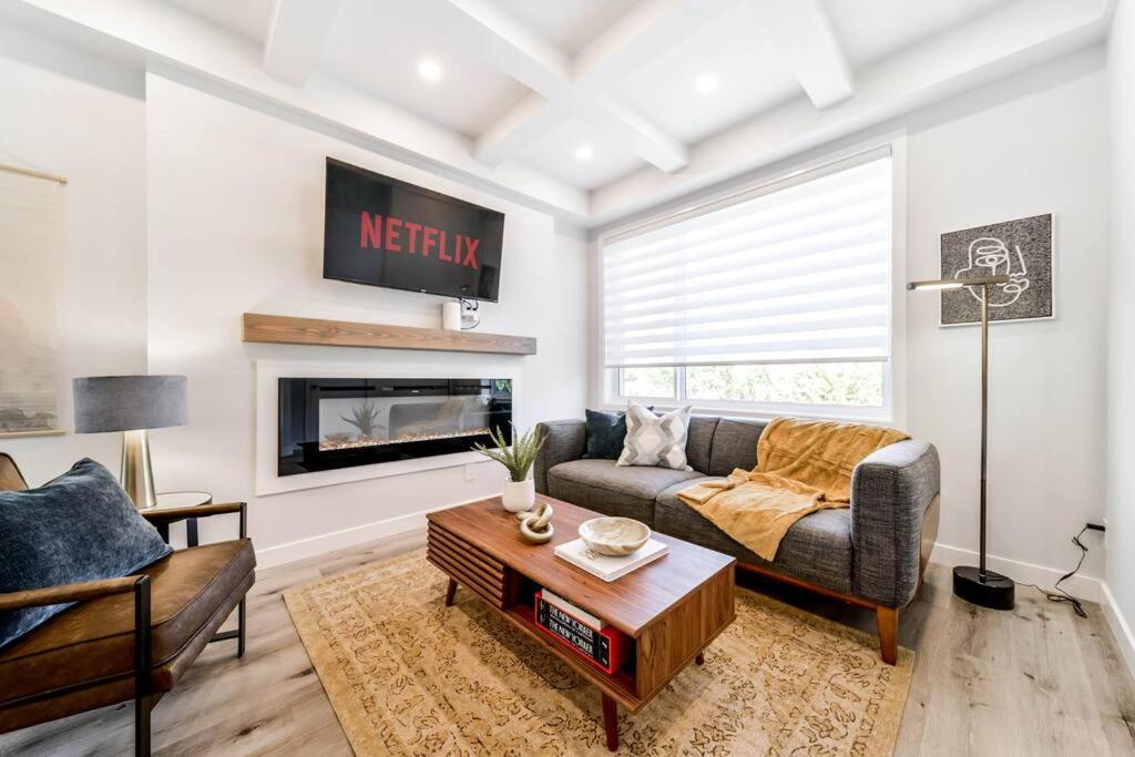 Modern Nordic Escape, 3Br Near Wem & Dt, Aircon & Fireplace, Wifi, Sleeps 6! Edmonton Eksteriør bilde