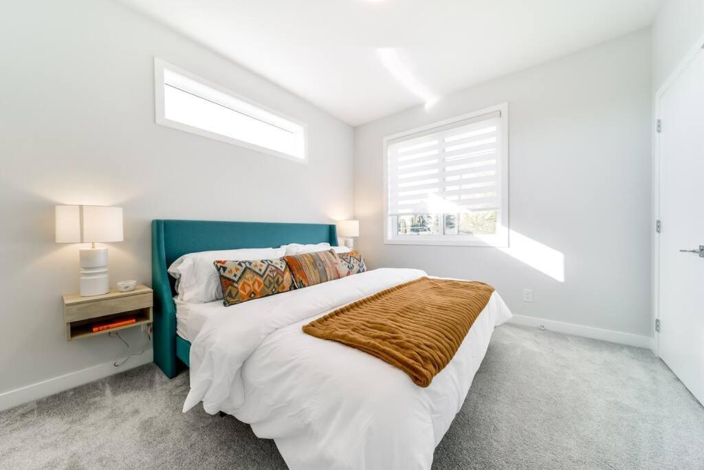 Modern Nordic Escape, 3Br Near Wem & Dt, Aircon & Fireplace, Wifi, Sleeps 6! Edmonton Eksteriør bilde