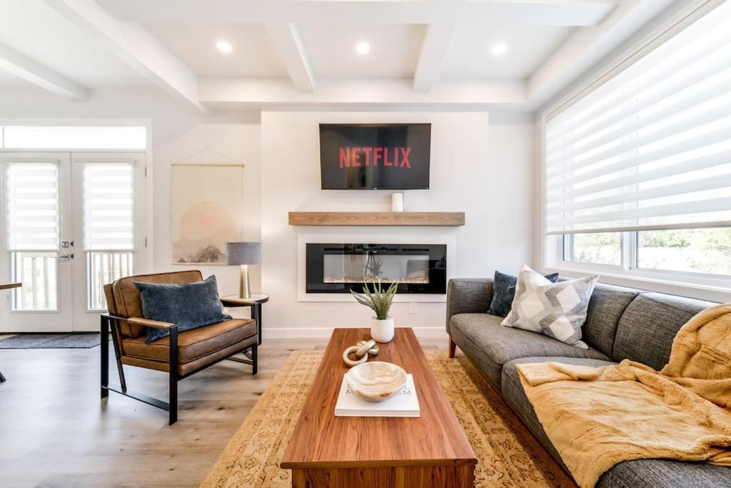 Modern Nordic Escape, 3Br Near Wem & Dt, Aircon & Fireplace, Wifi, Sleeps 6! Edmonton Eksteriør bilde