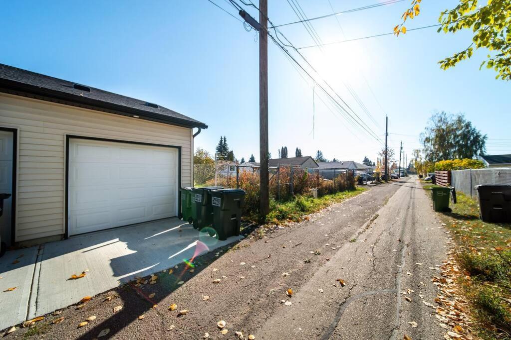 Modern Nordic Escape, 3Br Near Wem & Dt, Aircon & Fireplace, Wifi, Sleeps 6! Edmonton Eksteriør bilde