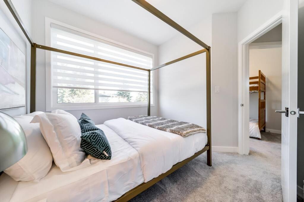 Modern Nordic Escape, 3Br Near Wem & Dt, Aircon & Fireplace, Wifi, Sleeps 6! Edmonton Eksteriør bilde