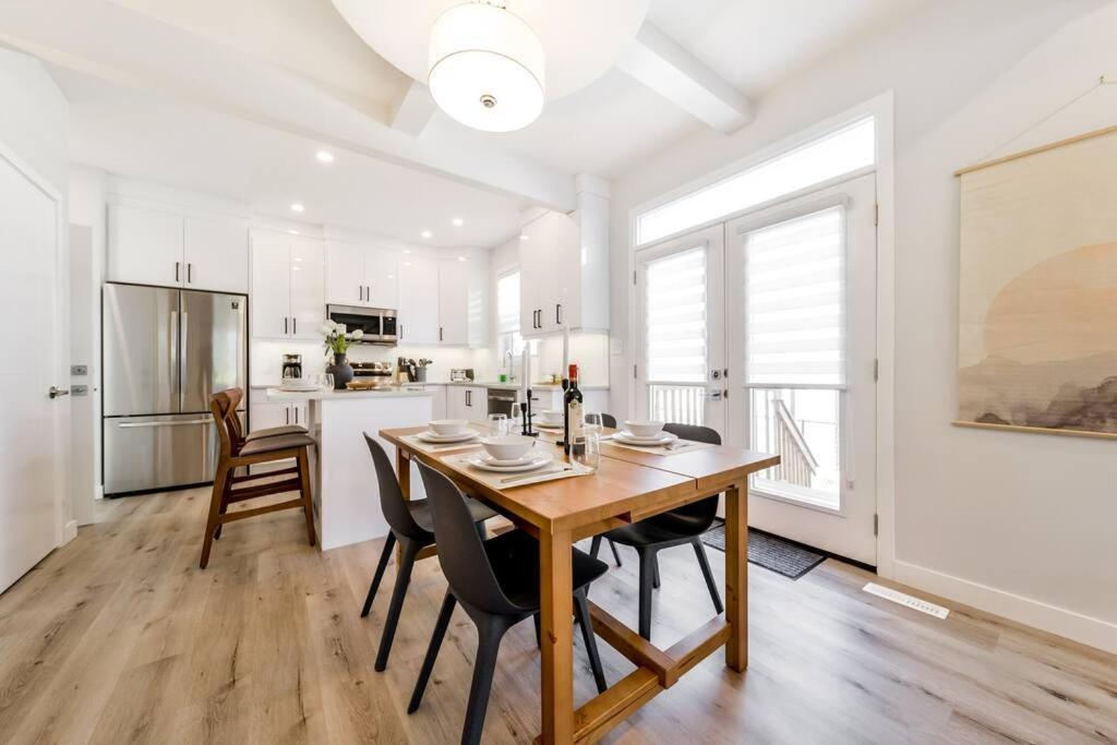 Modern Nordic Escape, 3Br Near Wem & Dt, Aircon & Fireplace, Wifi, Sleeps 6! Edmonton Eksteriør bilde