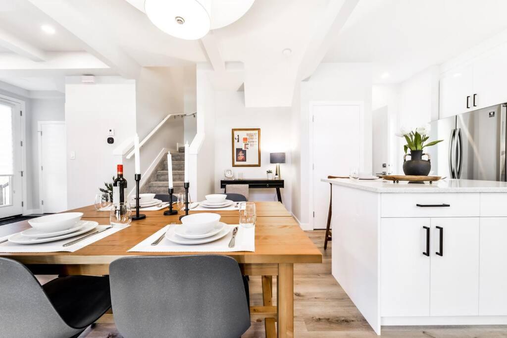 Modern Nordic Escape, 3Br Near Wem & Dt, Aircon & Fireplace, Wifi, Sleeps 6! Edmonton Eksteriør bilde