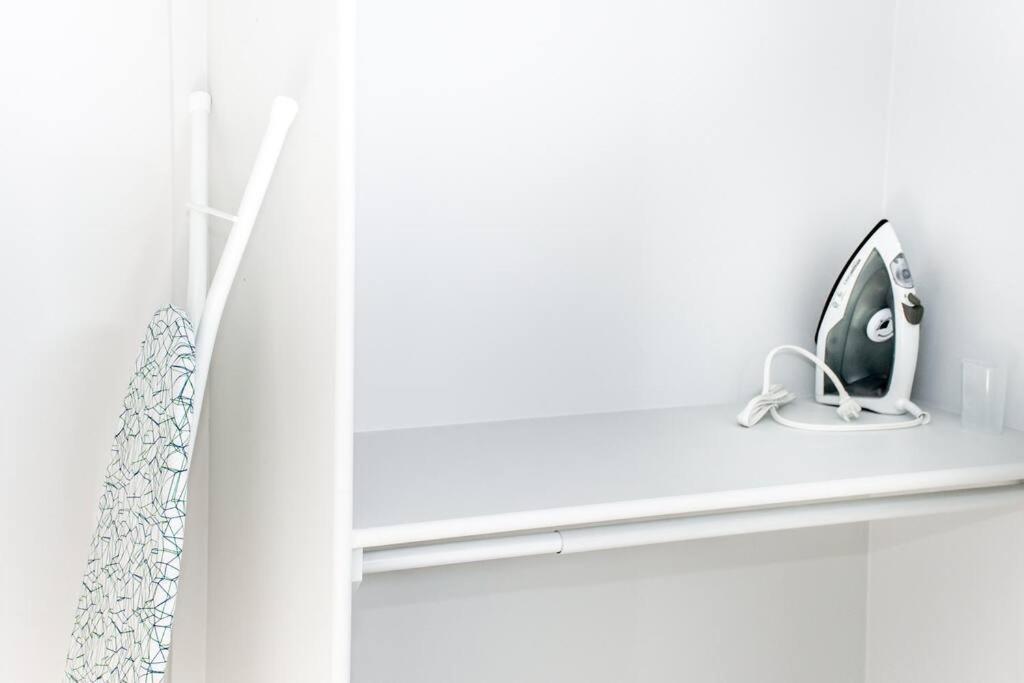 Modern Nordic Escape, 3Br Near Wem & Dt, Aircon & Fireplace, Wifi, Sleeps 6! Edmonton Eksteriør bilde