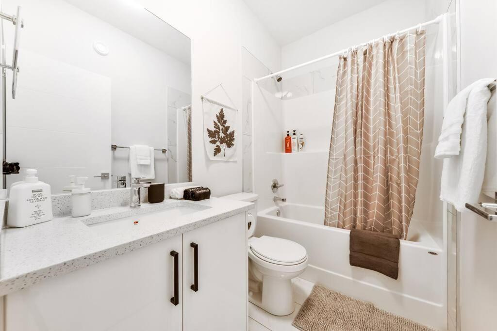 Modern Nordic Escape, 3Br Near Wem & Dt, Aircon & Fireplace, Wifi, Sleeps 6! Edmonton Eksteriør bilde