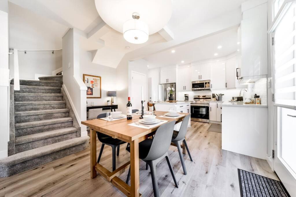 Modern Nordic Escape, 3Br Near Wem & Dt, Aircon & Fireplace, Wifi, Sleeps 6! Edmonton Eksteriør bilde